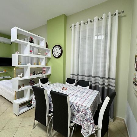 Solei Apartments Sarandë 外观 照片