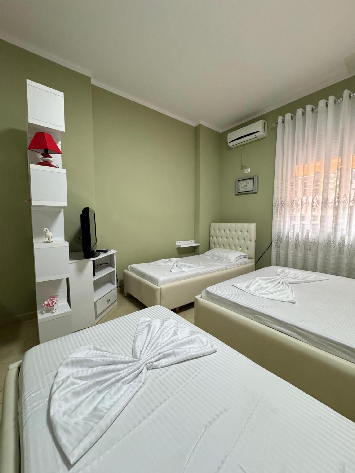 Solei Apartments Sarandë 外观 照片