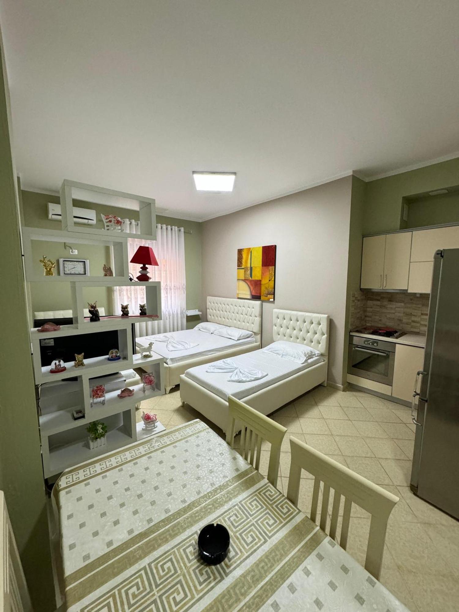 Solei Apartments Sarandë 外观 照片