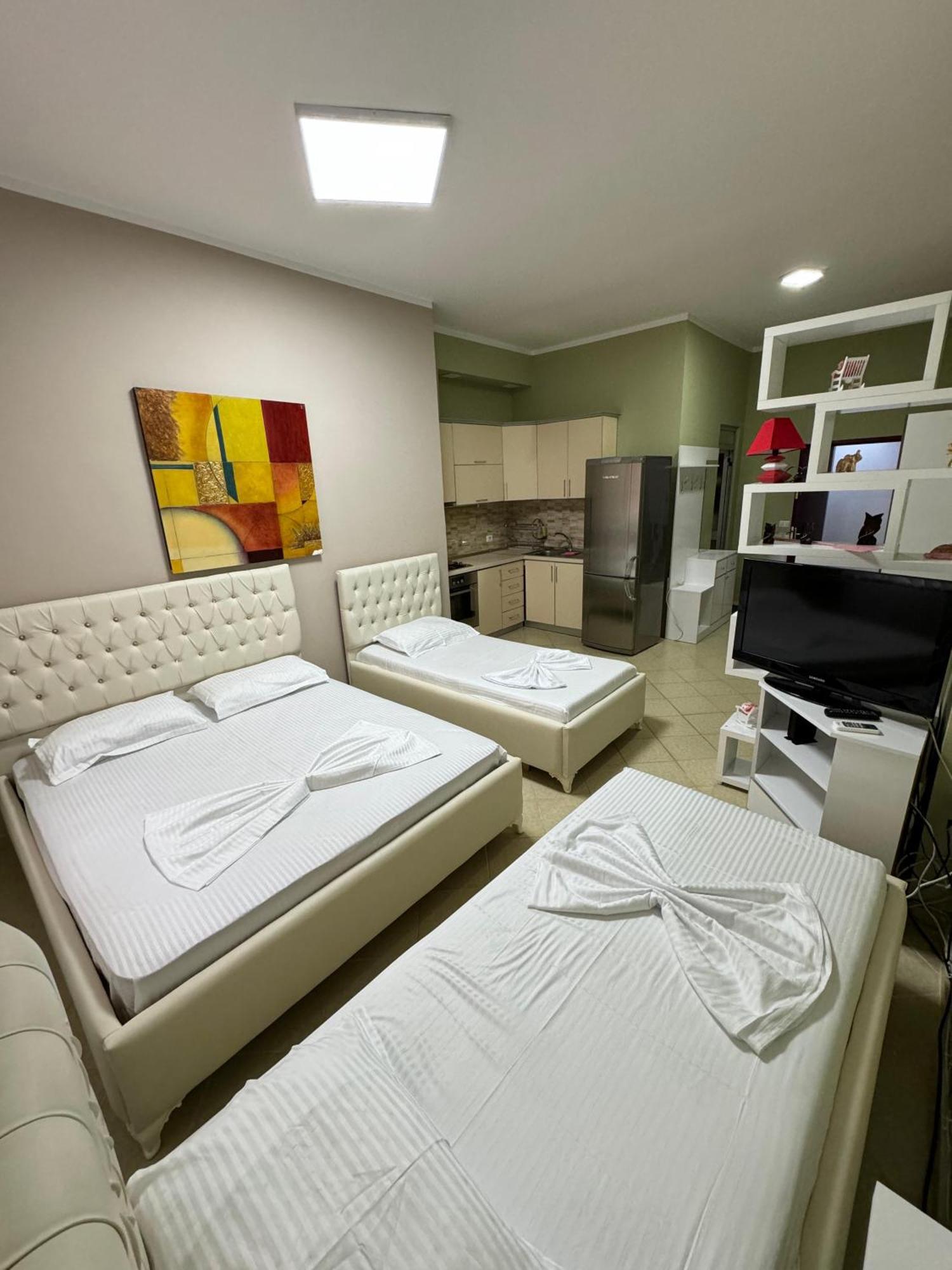 Solei Apartments Sarandë 外观 照片