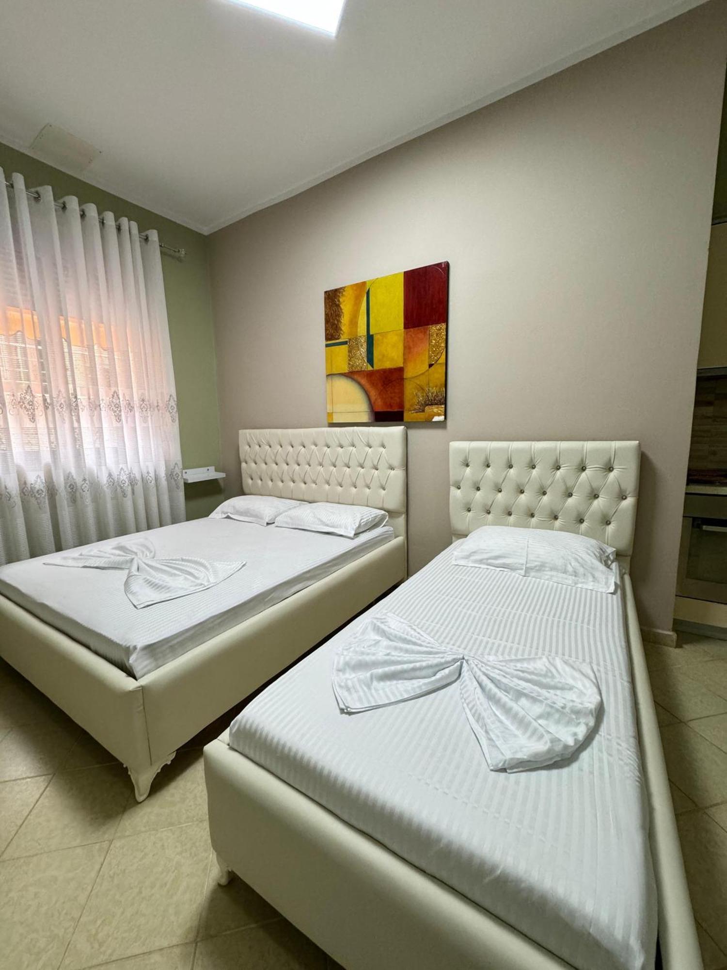 Solei Apartments Sarandë 外观 照片